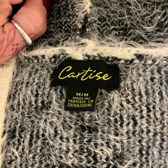 Black and Cream Geometric hooded Cardigan - Picture 5 of 5